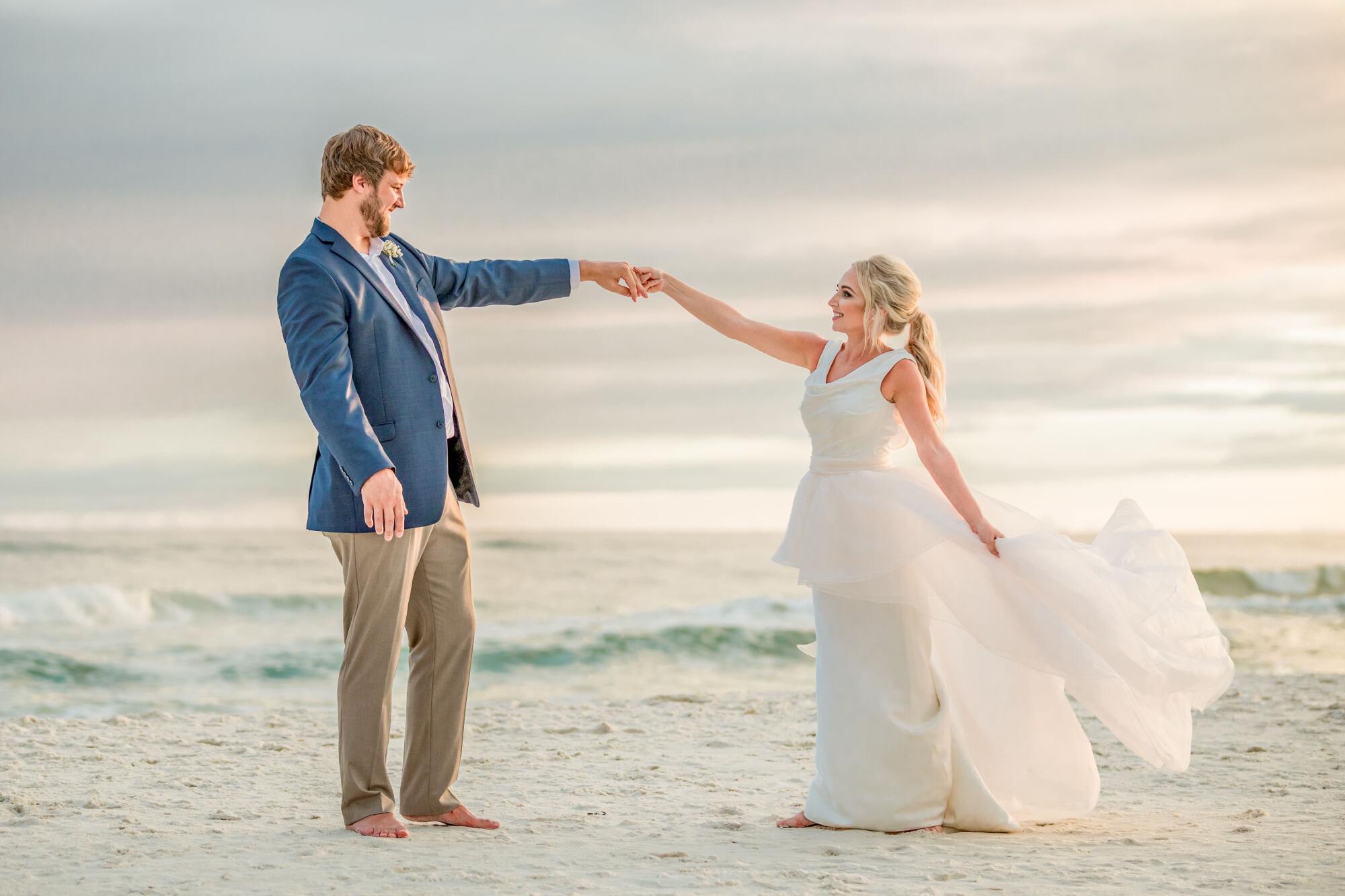 beach wedding photoshoot ideas